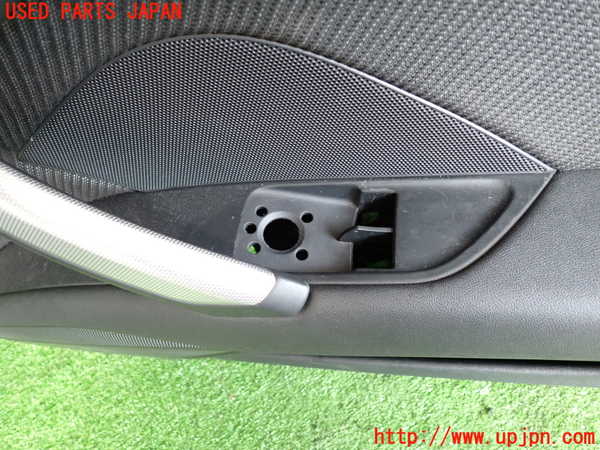 2UPJ-31071234]アウディ・TT クーペ(FVCJS)右前ドア内張り 中古_m0003.jpg