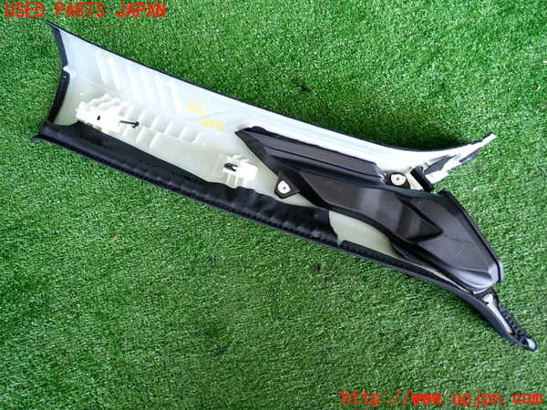 2UPJ-31077660]アウディ・TT クーペ(FVCJS)左フロントピラートリム 中古_m0002.jpg