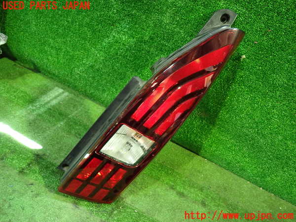 1UPJ-31081530]プジョー・RIFTER(リフター) 右テールランプ 中古_m0001.jpg