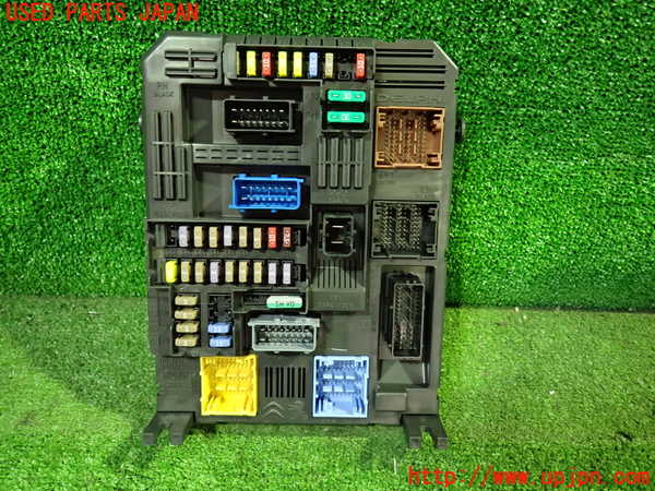 1UPJ-31086741]プジョー・RIFTER(リフター) ヒューズボックス1 中古_m0001.jpg