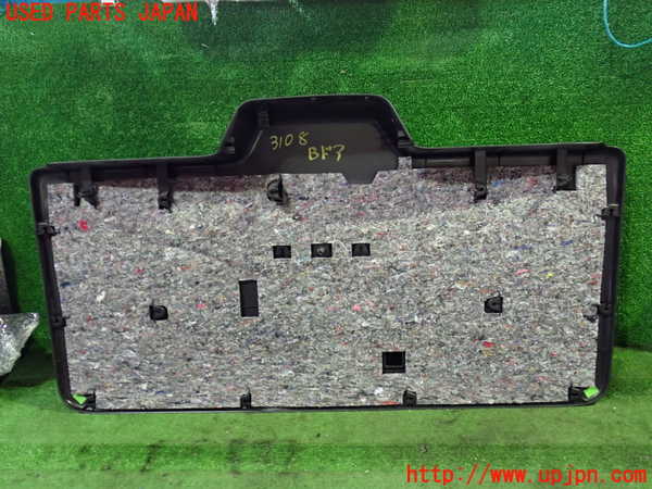 1UPJ-31081578]プジョー・RIFTER(リフター) バックドア内張り 中古_m0004.jpg