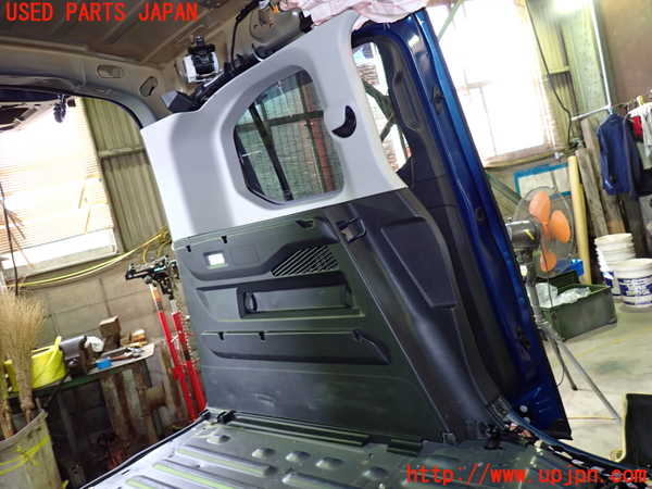 1UPJ-31087680]プジョー・RIFTER(リフター) 左リアピラートリム 中古_m0001.jpg