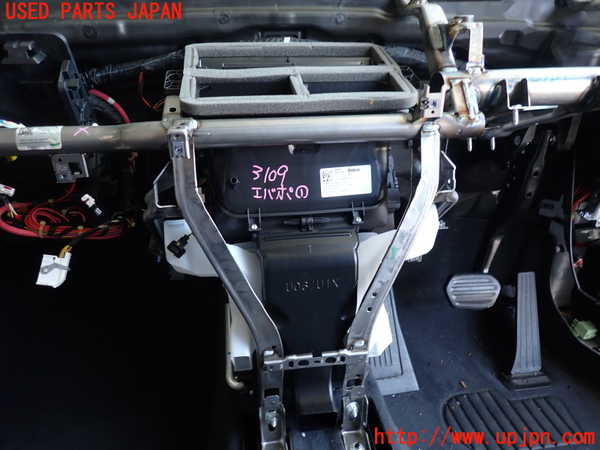 2UPJ-31096081]BMW X1(52EE20)エバポレーター1 中古 (U11)_m0001.jpg