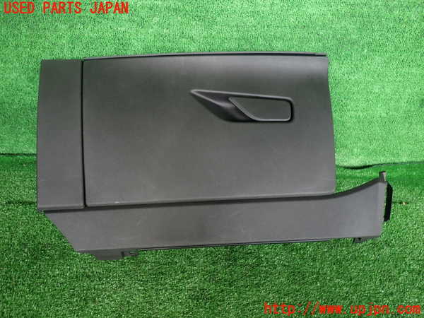 2UPJ-31097516]BMW X1(52EE20)グローブボックス1 中古 (U11)_m0001.jpg