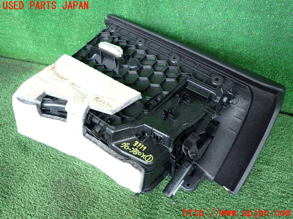 2UPJ-31117516]BMW 420i グランクーペ(4A20)グローブボックス1 中古 F36_m0003.jpg
