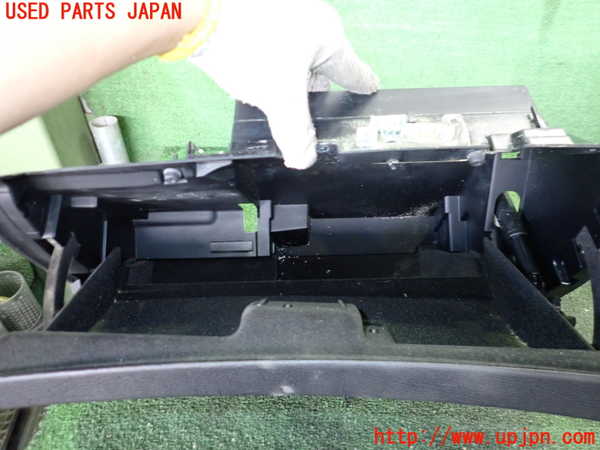 2UPJ-31127516]BMW Z4(LM25)(E89)グローブボックス1 中古_m0002.jpg
