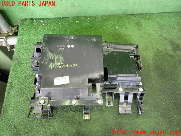 2UPJ-31127516]BMW Z4(LM25)(E89)グローブボックス1 中古_m0003.jpg