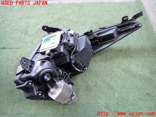 2UPJ-31131130]キャデラック・ATS(A1SL)右ヘッドライト HID 中古_m0002.jpg