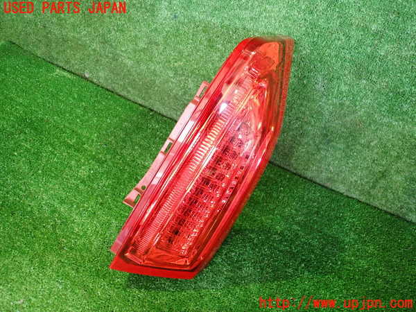 2UPJ-31131530]キャデラック・ATS(A1SL)右テールランプ 中古_m0001.jpg