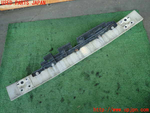 2UPJ-31141014]アルテッツァ(SXE10)フロントバンパーホースメント 中古_m0003.jpg