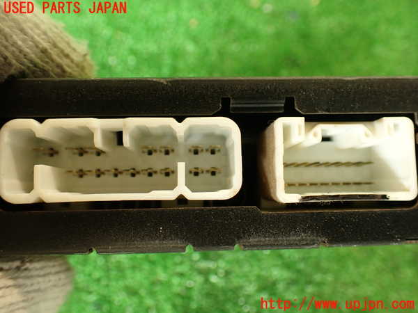 2UPJ-31146525]アルテッツァ(SXE10)アンプ 中古_m0003.jpg