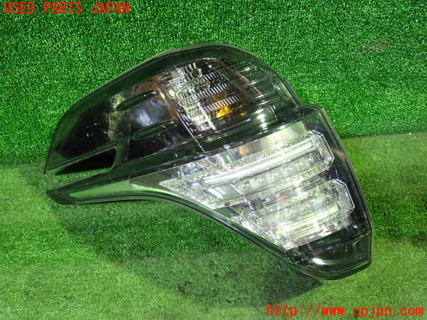 1UPJ-31151536]ヴェルファイアハイブリッド(AYH30W)左テールランプ 中古_m0001.jpg