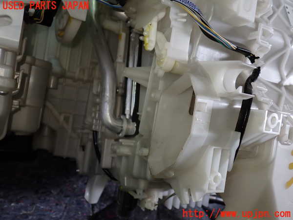 1UPJ-31156081]ヴェルファイアハイブリッド(AYH30W)エバポレーター1 中古_m0002.jpg