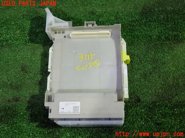 1UPJ-31156741]ヴェルファイアハイブリッド(AYH30W)ヒューズボックス1 中古_m0001.jpg