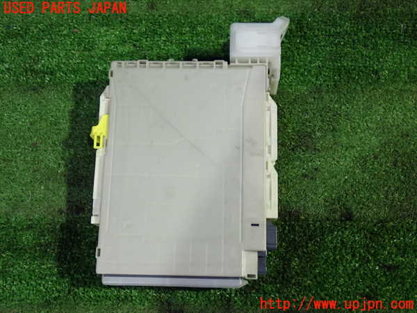 1UPJ-31156741]ヴェルファイアハイブリッド(AYH30W)ヒューズボックス1 中古_m0002.jpg
