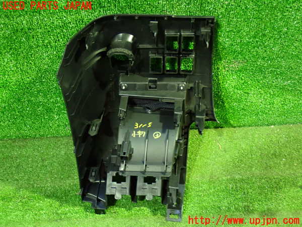 1UPJ-31157843]ヴェルファイアハイブリッド(AYH30W)小物入れ3 中古_m0003.jpg