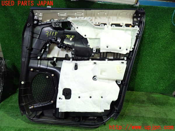 1UPJ-31151264]ヴェルファイアハイブリッド(AYH30W)左前ドア内張り 中古_m0004.jpg