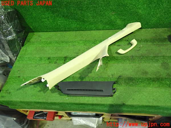 1UPJ-31157655]ヴェルファイアハイブリッド(AYH30W)右フロントピラートリム 中古_m0001.jpg