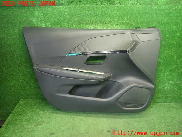 5UPJ-31171264]プジョー・208(P21HN05)左前ドア内張り 中古_m0001.jpg