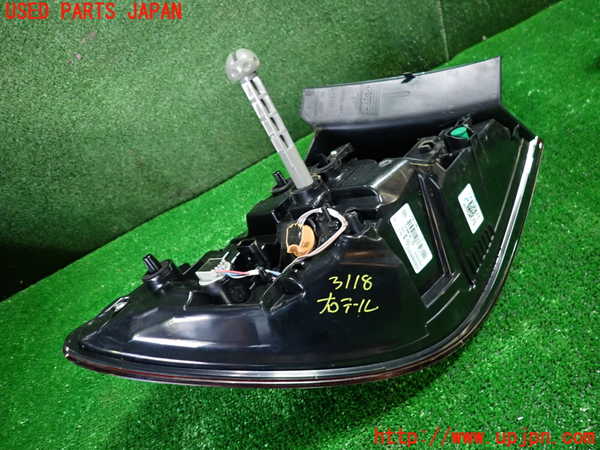 1UPJ-31181530]ルノー・キャプチャー(HJBH5H)右テールランプ 中古_m0003.jpg