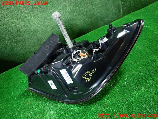 1UPJ-31181536]ルノー・キャプチャー(HJBH5H)左テールランプ 中古_m0003.jpg