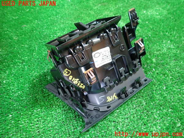 1UPJ-31187528]ルノー・キャプチャー(HJBH5H)エアコン吹き出し口3 中古_m0002.jpg