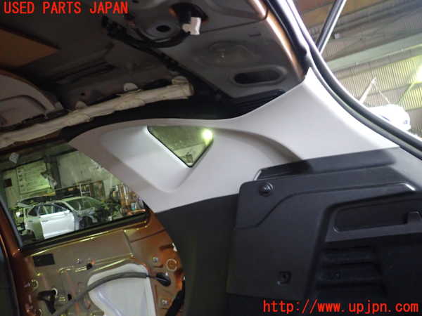 1UPJ-31187675]ルノー・キャプチャー(HJBH5H)右リアピラートリム 中古_m0002.jpg