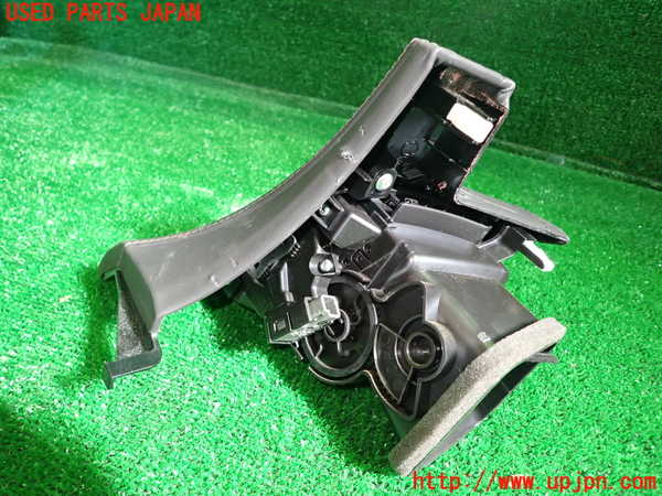 5UPJ-31197528]レジェンド ハイブリッド(KC2)エアコン吹き出し口3 中古_m0004.jpg