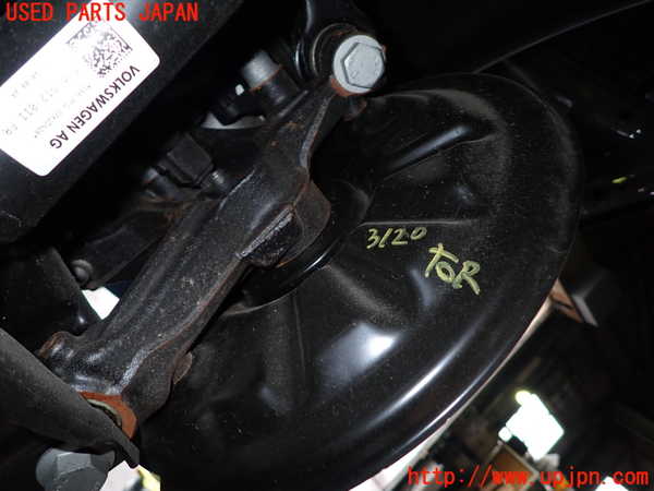 1UPJ-31204300]VW ゴルフ ヴァリアント(CDDXDV)右リアナックルハブ 中古_m0002.jpg