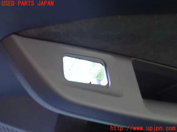 1UPJ-31201294]VW ゴルフ ヴァリアント(CDDXDV)右後ドア内張り 中古_m0004.jpg