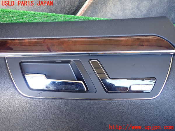 1UPJ-31211324]ベンツ S ハイブリッド W221(221095)左後ドア内張り 中古_m0002.jpg