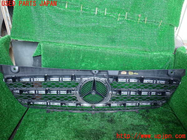 1UPJ-31221050]ベンツ V350 W639(639350)ラジエターグリル 中古_m0003.jpg