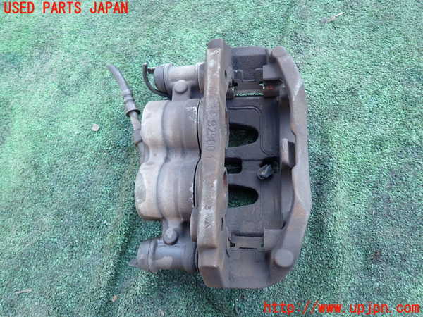 5UPJ-31224085]ベンツ V350 W639(639350)左フロントキャリパー 中古_m0002.jpg