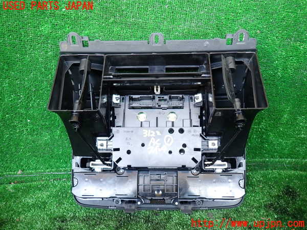 5UPJ-31226066]ベンツ V350 W639(639350)エアコンスイッチ1 中古_m0003.jpg