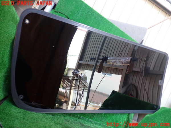 1UPJ-31231370]ハイエースワゴン100系(KZH100G)右サイドセンターガラス M2A55 中古_m0003.jpg