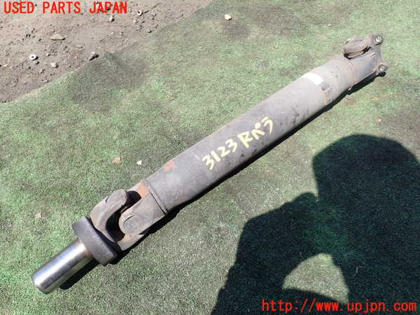 1UPJ-31233410]ハイエースワゴン100系(KZH100G)リアプロペラシャフト 中古_m0001.jpg