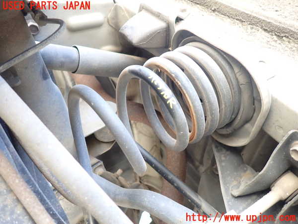 5UPJ-31235100]ハイエースワゴン100系(KZH100G)右リアスプリング 中古_m0001.jpg