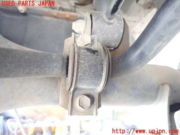 5UPJ-31235445]ハイエースワゴン100系(KZH100G)リアスタビライザー 中古_m0003.jpg