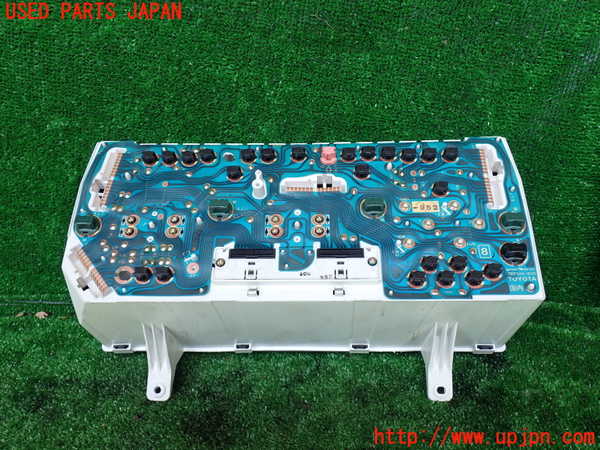 1UPJ-31236170]ハイエースワゴン100系(KZH100G)スピードメーター 中古_m0003.jpg