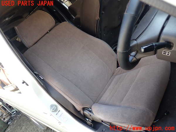 1UPJ-31237035]ハイエースワゴン100系(KZH100G)運転席シート 中古_m0001.jpg