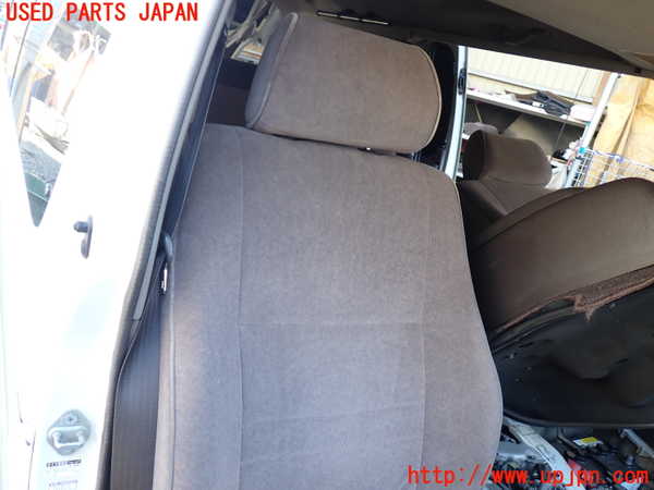 1UPJ-31237035]ハイエースワゴン100系(KZH100G)運転席シート 中古_m0002.jpg