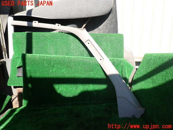 1UPJ-31237660]ハイエースワゴン100系(KZH100G)左フロントピラートリム 中古_m0001.jpg