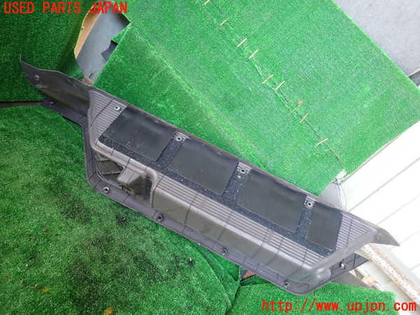 1UPJ-31237740]ハイエースワゴン100系(KZH100G)スカッフプレート 中古_m0003.jpg