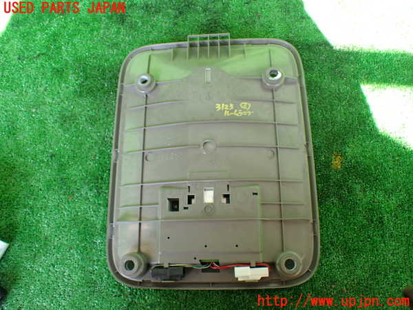 5UPJ-31236412]ハイエースワゴン100系(KZH100G)ルームランプ2 (２列目) 中古_m0003.jpg