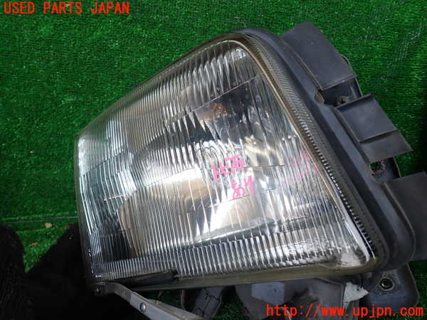 1UPJ-31241130]ビッグホーン(UBS73GW)右ヘッドライト ハロゲン 中古_m0002.jpg