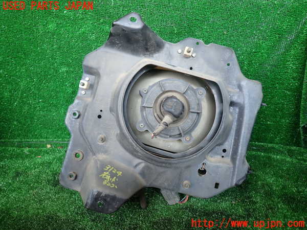 1UPJ-31241130]ビッグホーン(UBS73GW)右ヘッドライト ハロゲン 中古_m0003.jpg