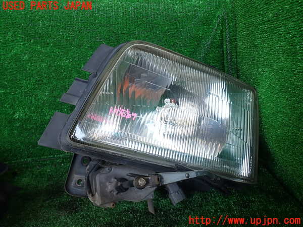1UPJ-31241132]ビッグホーン(UBS73GW)左ヘッドライト ハロゲン 中古_m0001.jpg