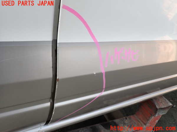 5UPJ-31241230]ビッグホーン(UBS73GW)右前ドア M284 中古_m0003.jpg