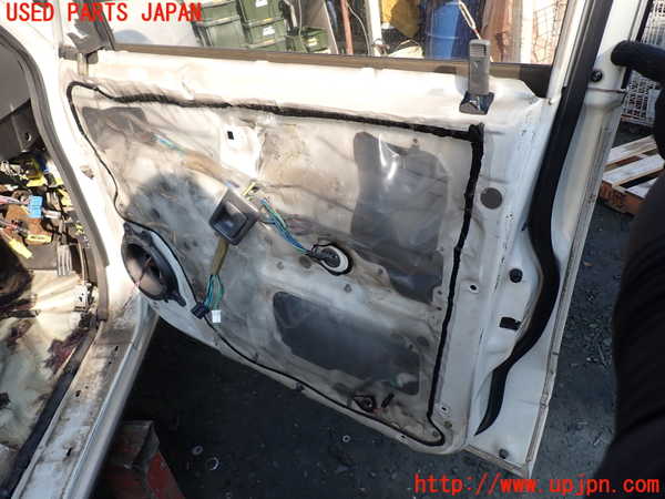 5UPJ-31241230]ビッグホーン(UBS73GW)右前ドア M284 中古_m0004.jpg