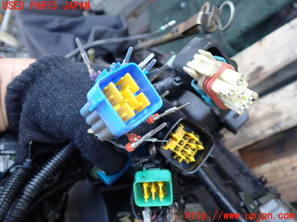 1UPJ-31242010]ビッグホーン(UBS73GW)エンジン 4JX1 4WD 中古_m0003.jpg